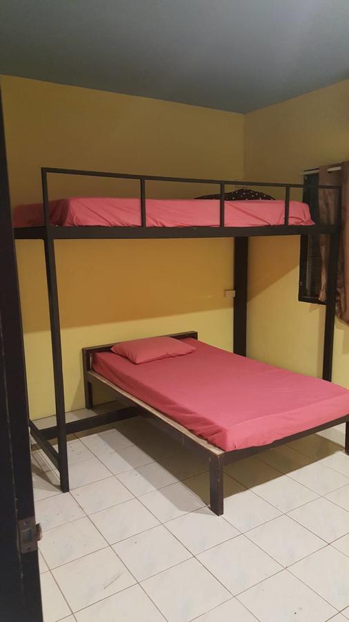 One Isra Hostel เชียงใหม่ ภายนอก รูปภาพ