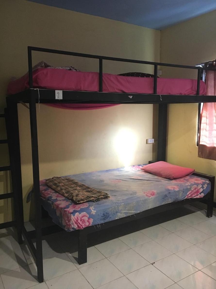 One Isra Hostel เชียงใหม่ ภายนอก รูปภาพ