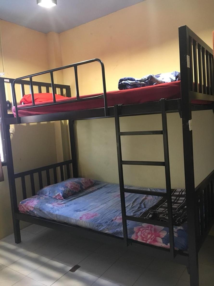 One Isra Hostel เชียงใหม่ ภายนอก รูปภาพ