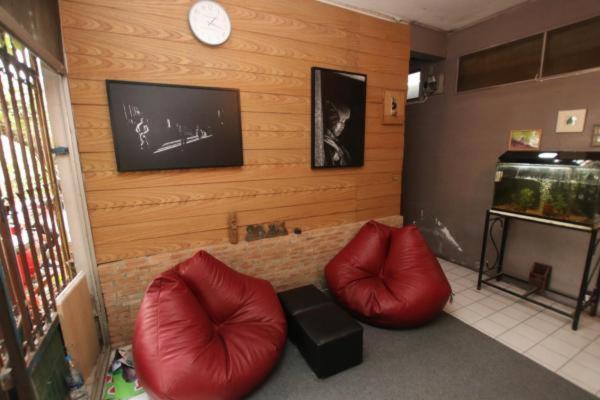 One Isra Hostel เชียงใหม่ ภายนอก รูปภาพ